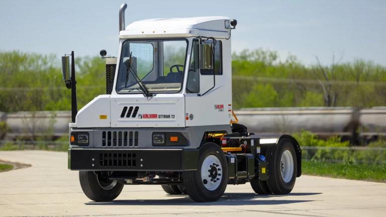 4X2 OFF ROAD YARD JOCKY TERMINAL TRACTOR