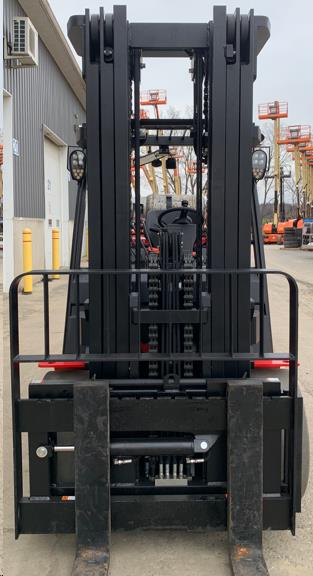 15K FORKLIFT IC TRIPLE MAST CUSHION view 3
