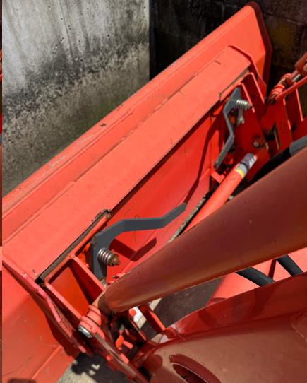 KUBOTA TRACTOR LOADER ARM W/ BUCKET view 4