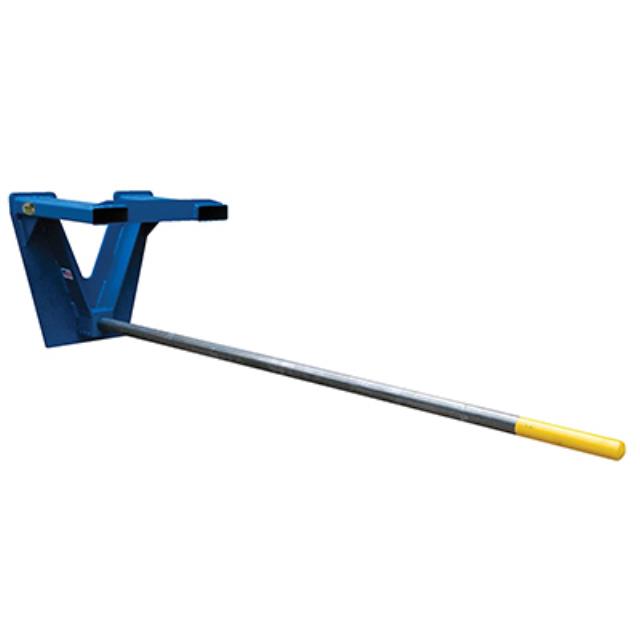 12' CARPET POLE, FORK MOUNT ATTACH 1800L