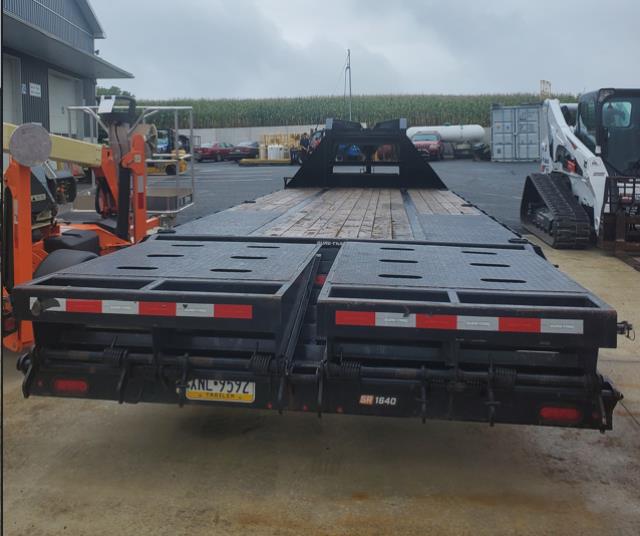 25' GOOSENECK TRAILER, ELEC/HYD BRAKE view 2