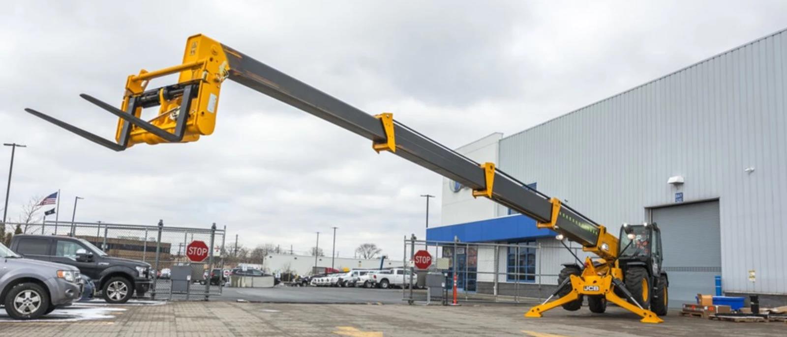 8,500 LB CAPACITY TELEHANDLER 66'