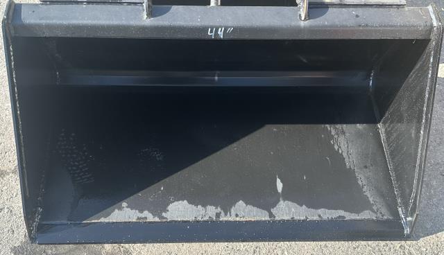 44" MT HIGH CAPACITY SMOOTH BUCKET view 2
